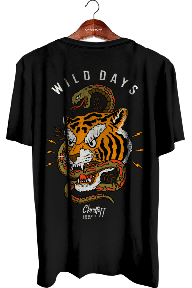 Camiseta Gola Básica - Wild Days Preta | CHRISTOFF